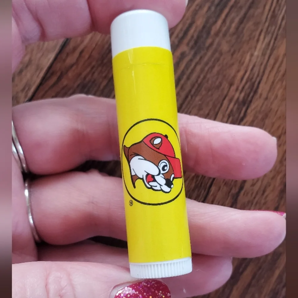 NEW NWT Bucee's Toiletries Bundle